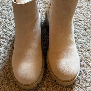 Steve Maddens Booties